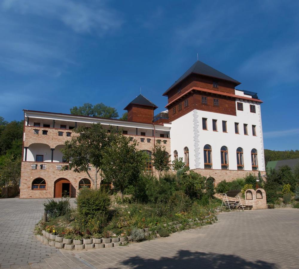 Hotel Vinar - Bed & Breakfast Kurdějov Exterior foto